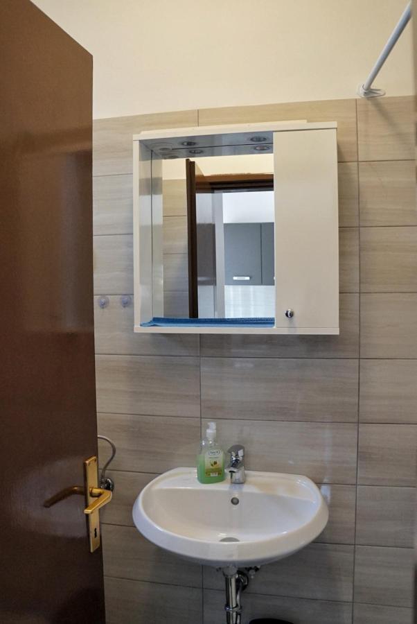 Apartmani Vesna Zambratija  Exteriör bild