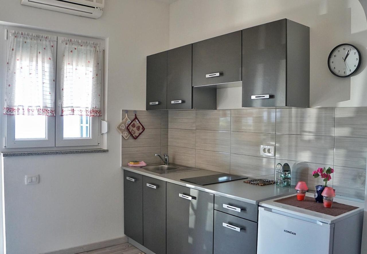Apartmani Vesna Zambratija  Exteriör bild
